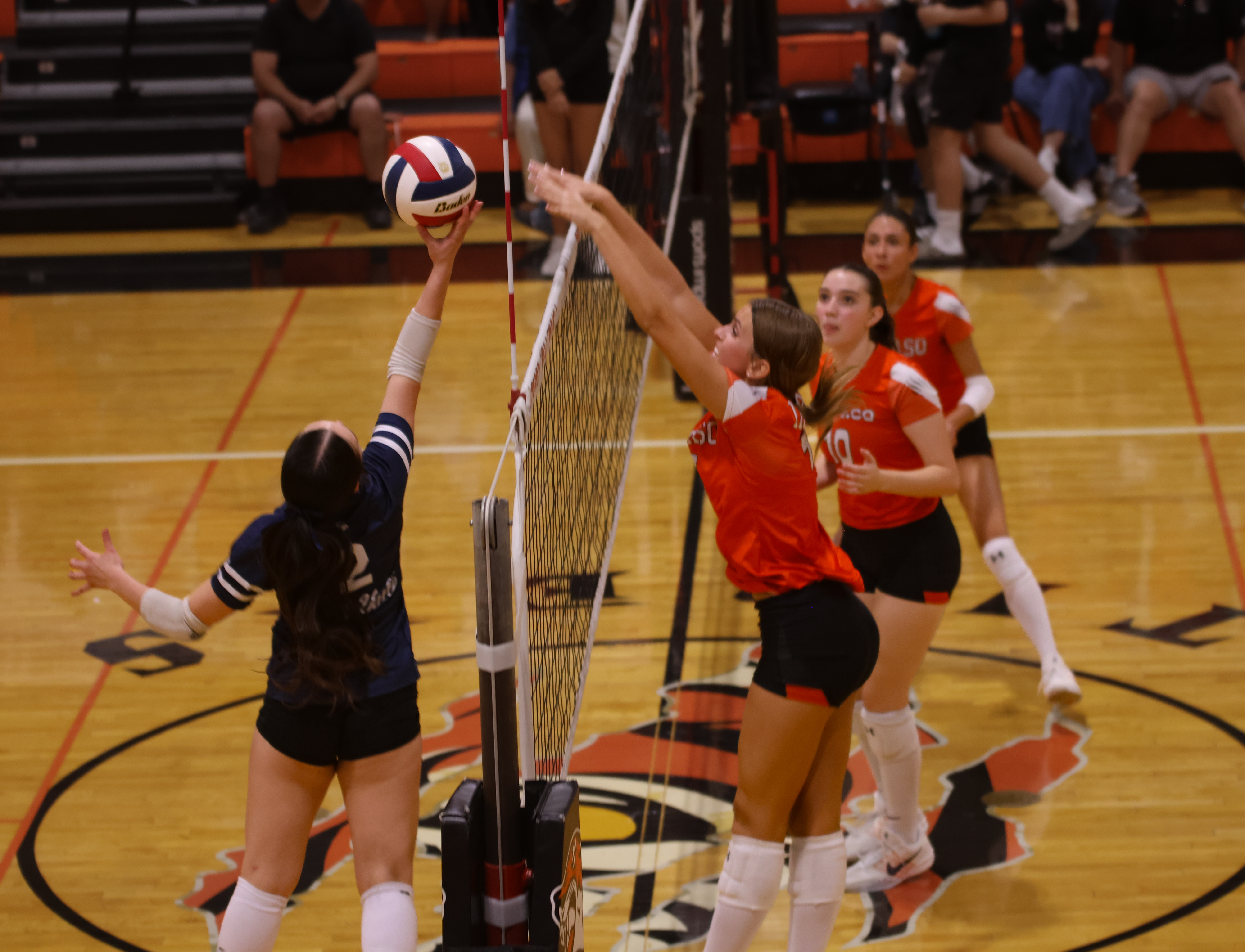 EL PASO HIGH SURVIVES DEL VALLE IN FIVE-SET THRILLER